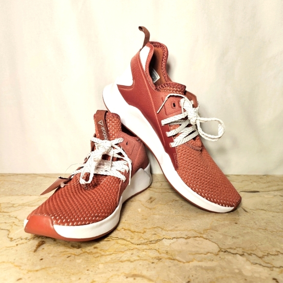 NWT Reebok Womens Tween Rose/White Athletic Training Turnzone Shoes - Picture 1 of 7